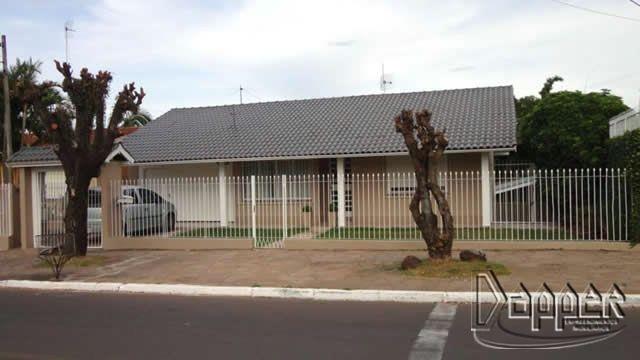 Casa à venda com 3 quartos, 298 - Foto 1