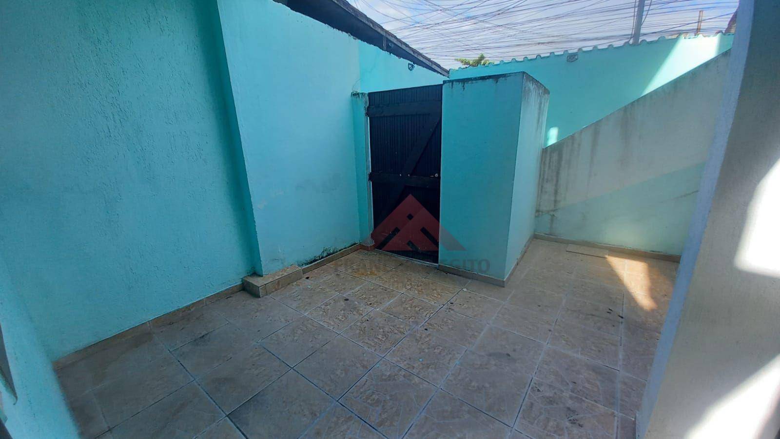 Casa à venda com 2 quartos, 79m² - Foto 4