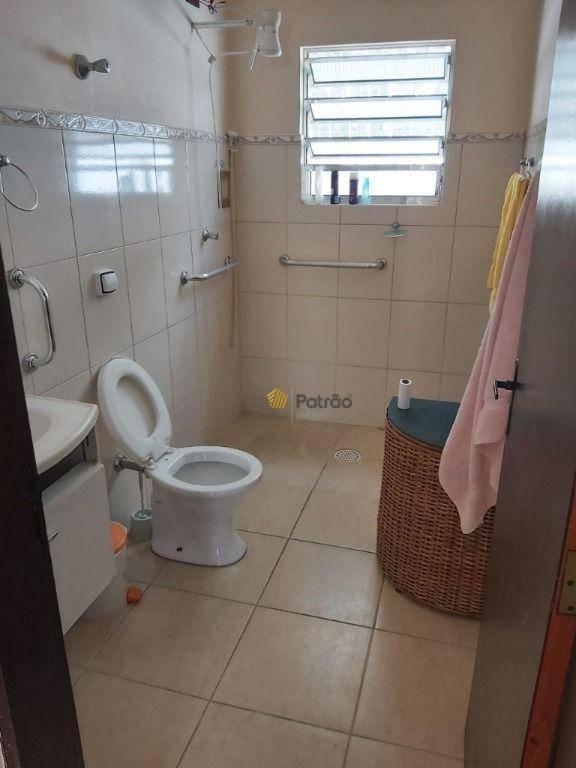 Casa à venda com 4 quartos, 208m² - Foto 11