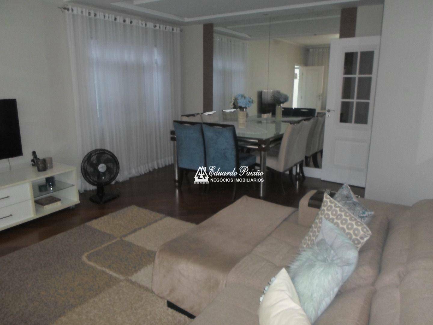 Casa à venda com 3 quartos, 246m² - Foto 8