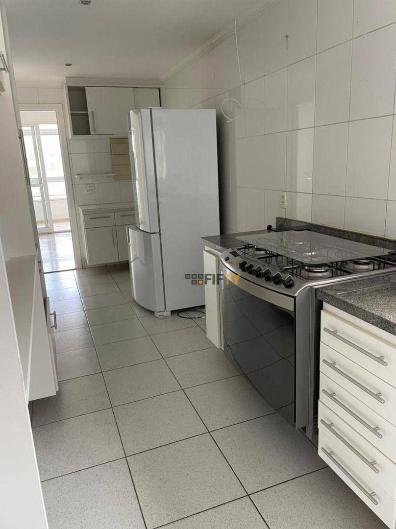 Apartamento para alugar com 3 quartos, 146m² - Foto 11