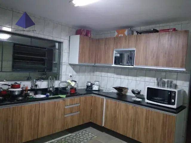 Casa à venda com 2 quartos, 180m² - Foto 9