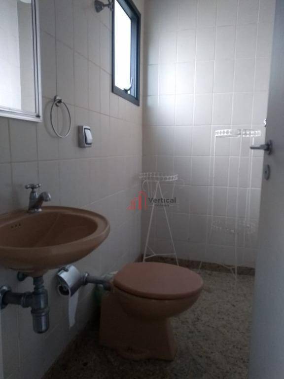 Apartamento para alugar com 3 quartos, 260m² - Foto 36