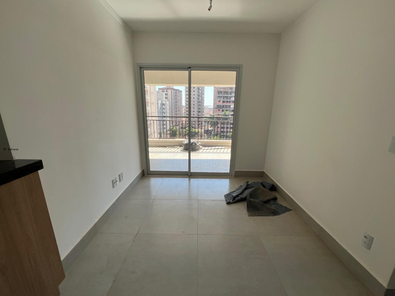 Apartamento para alugar com 2 quartos, 70m² - Foto 11