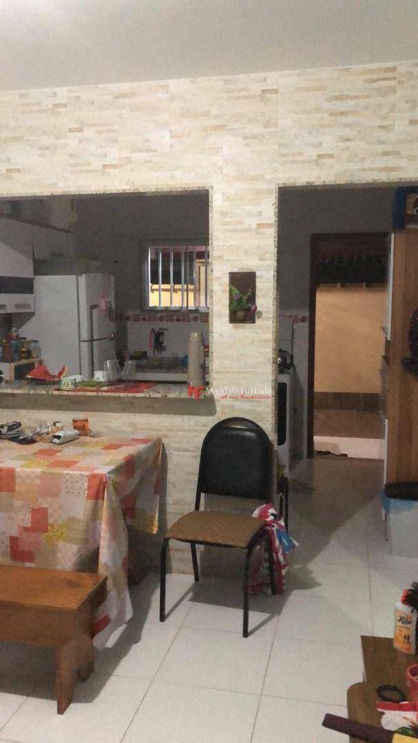 Casa à venda com 3 quartos, 70m² - Foto 9