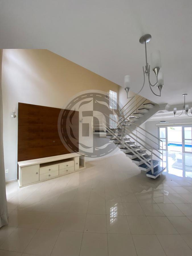 Casa de Condomínio à venda com 4 quartos, 310m² - Foto 1