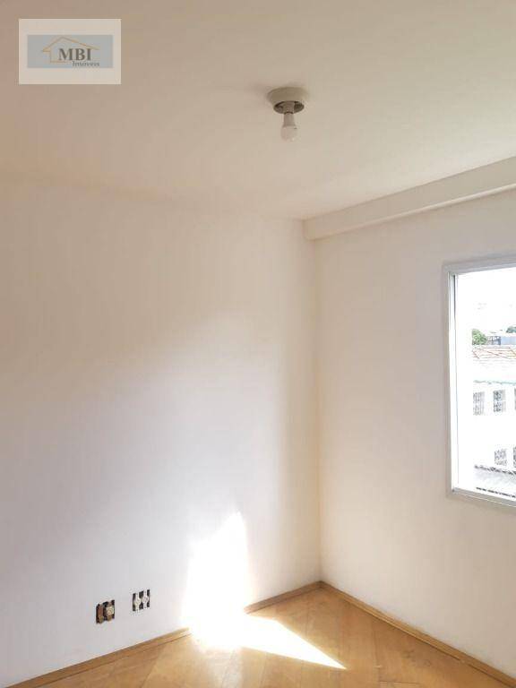 Apartamento à venda com 3 quartos, 90m² - Foto 2