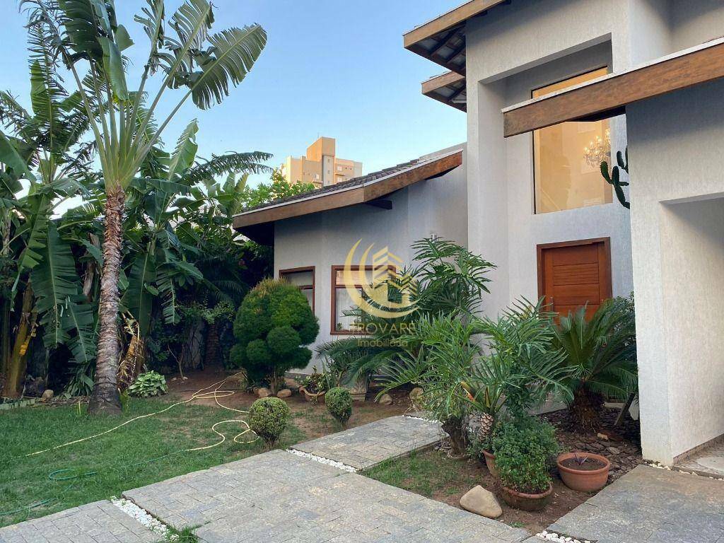 Casa à venda com 4 quartos, 650m² - Foto 1