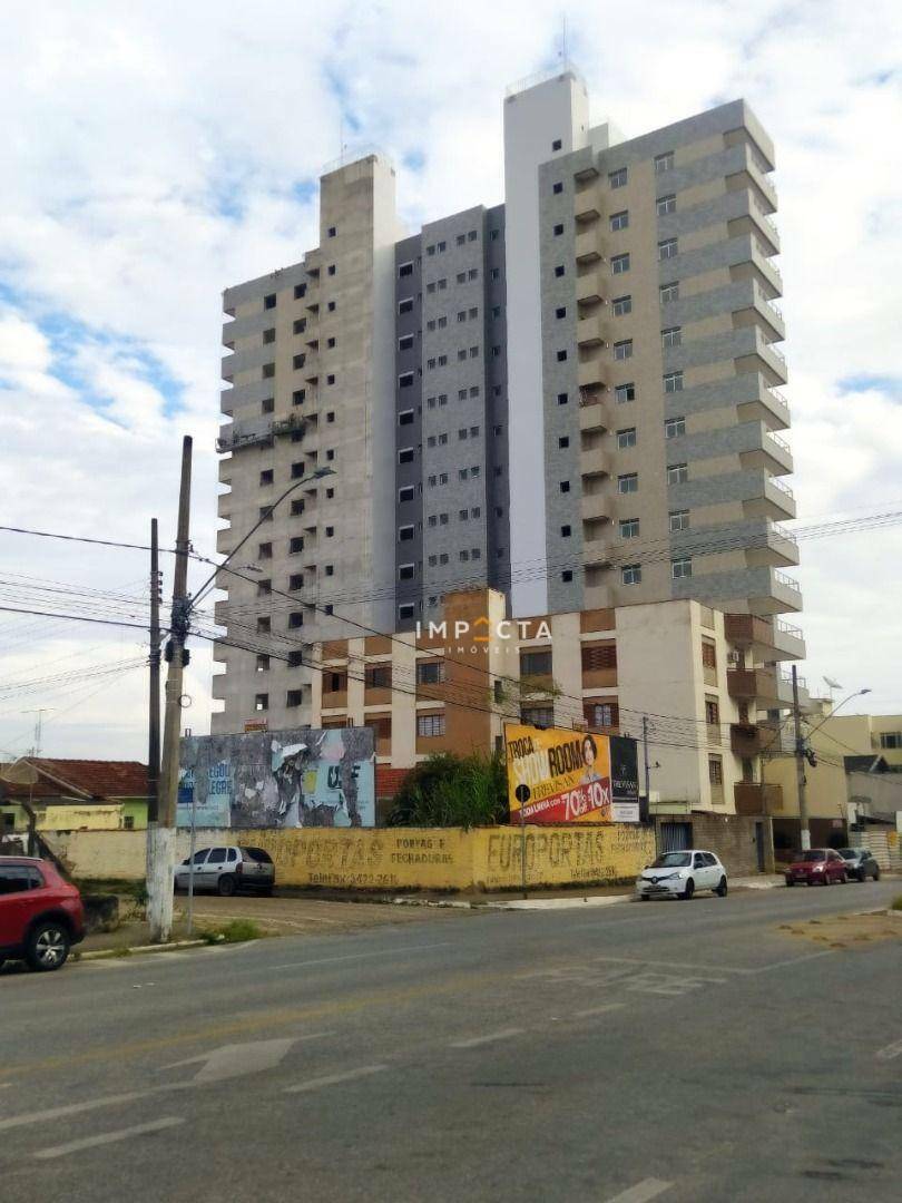 Apartamento à venda com 4 quartos, 200m² - Foto 5