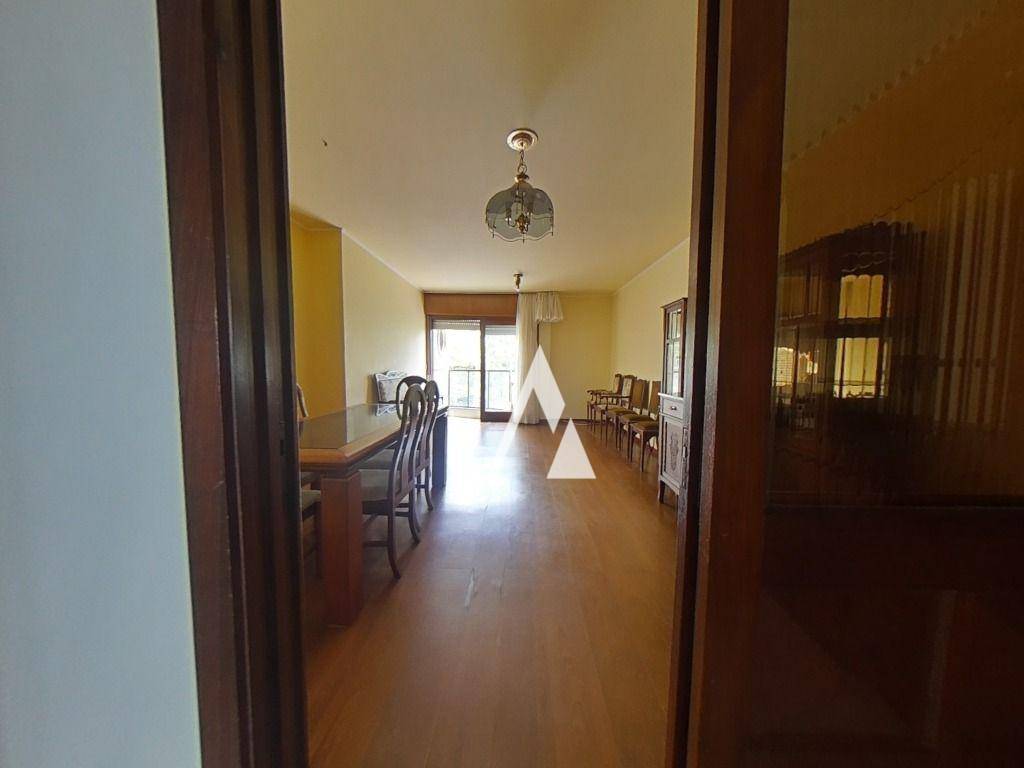 Apartamento à venda com 3 quartos, 146m² - Foto 4