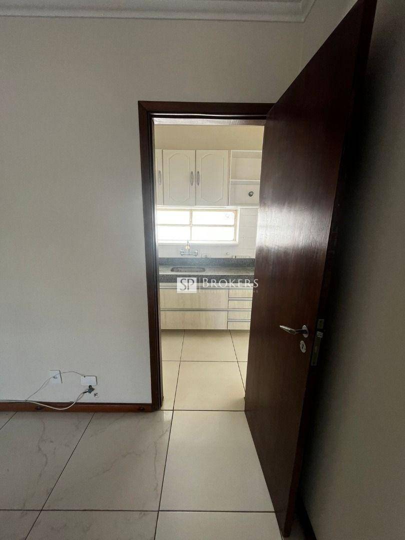 Apartamento à venda com 3 quartos, 110m² - Foto 8