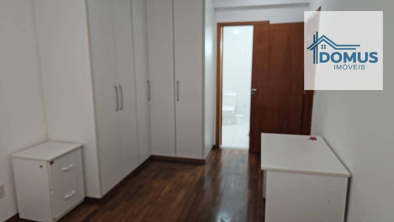 Apartamento à venda com 3 quartos, 125m² - Foto 19