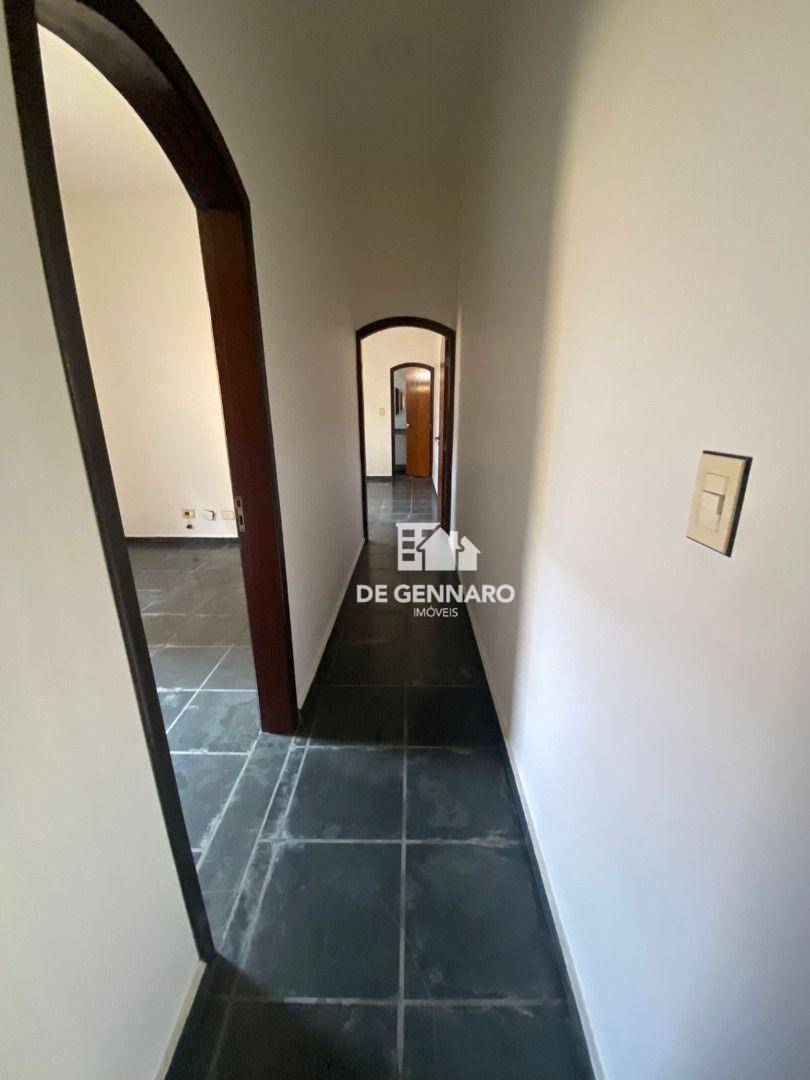 Casa à venda com 3 quartos, 241m² - Foto 23