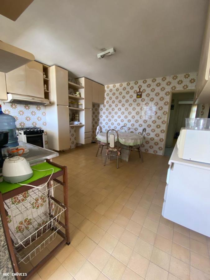 Apartamento à venda com 3 quartos, 138m² - Foto 11