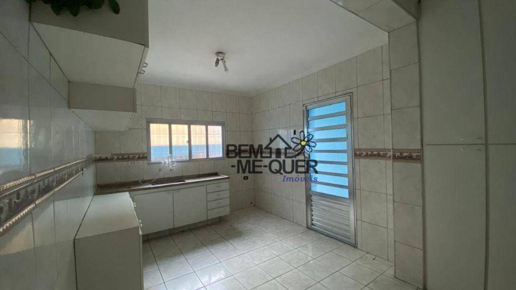 Sobrado à venda com 3 quartos, 170m² - Foto 2