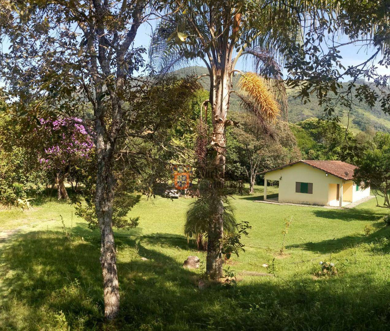 Chácara à venda com 2 quartos, 98m² - Foto 1