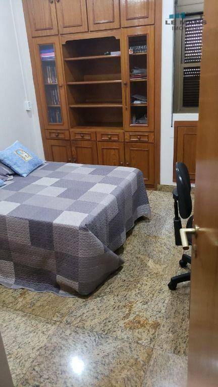 Apartamento à venda com 4 quartos, 242m² - Foto 10