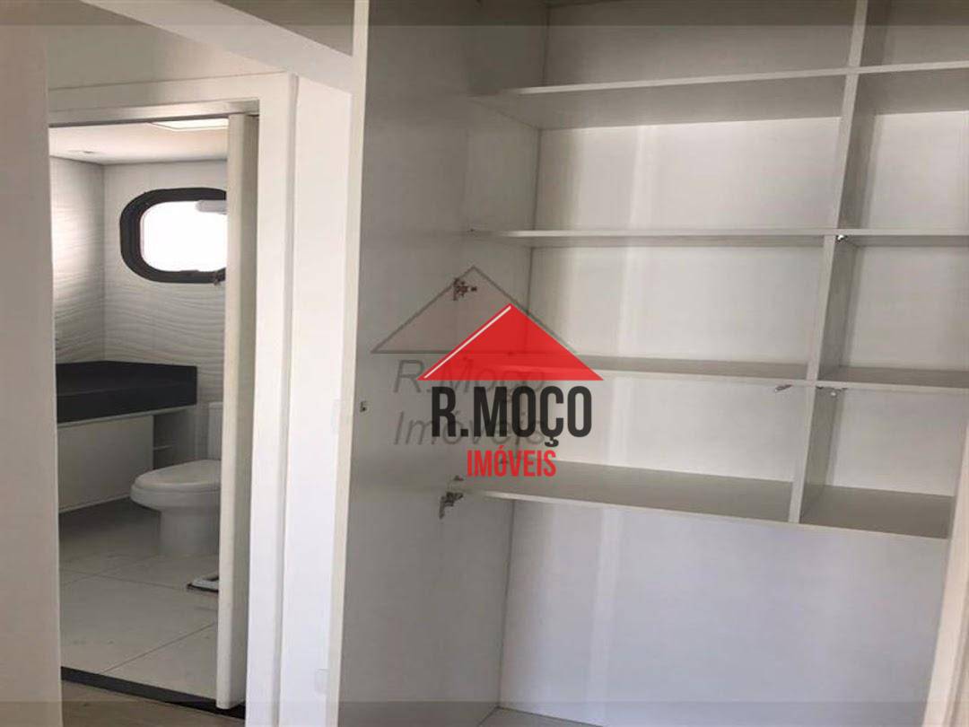 Apartamento à venda com 3 quartos, 209m² - Foto 11