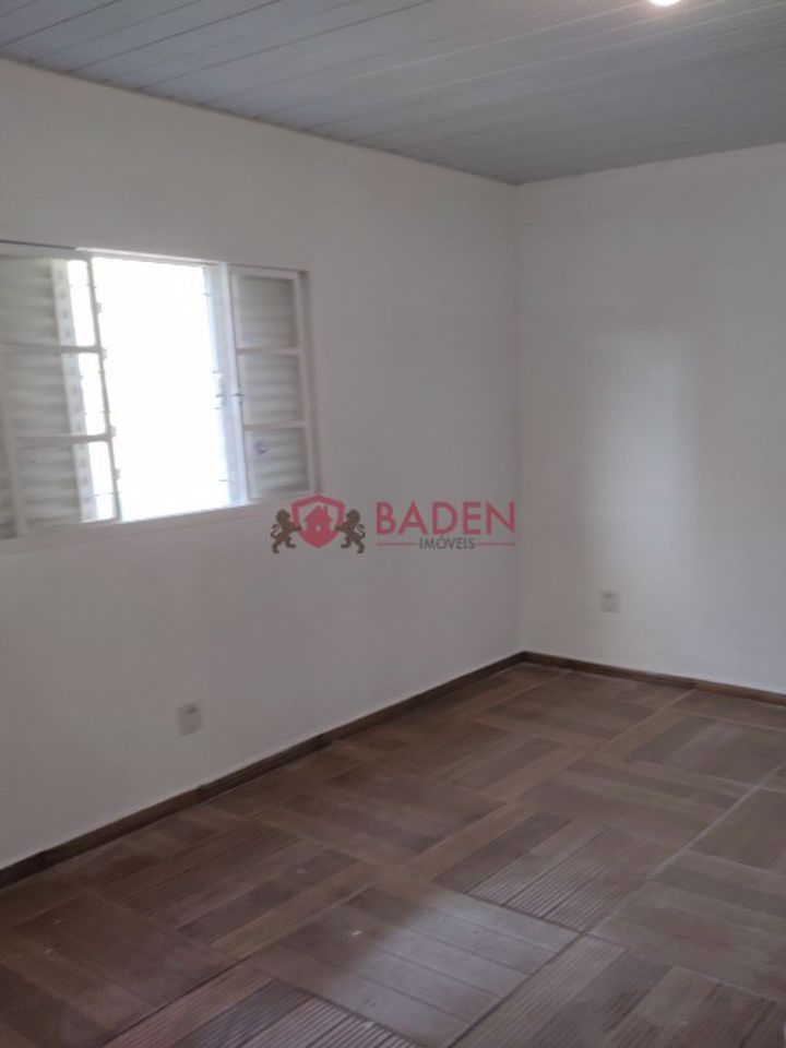 Casa à venda com 2 quartos, 71m² - Foto 18