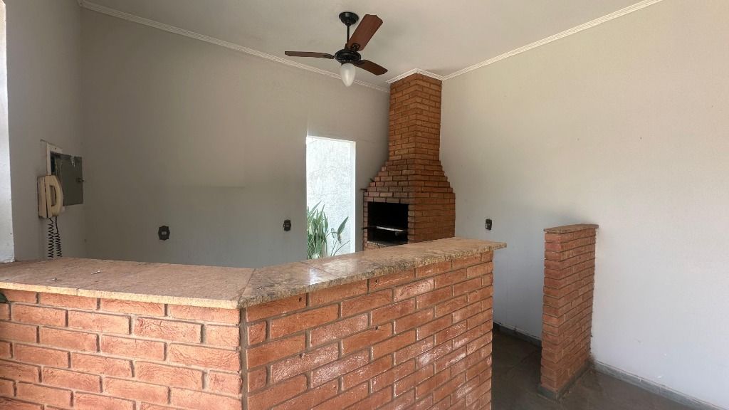 Casa para alugar com 4 quartos, 465m² - Foto 24