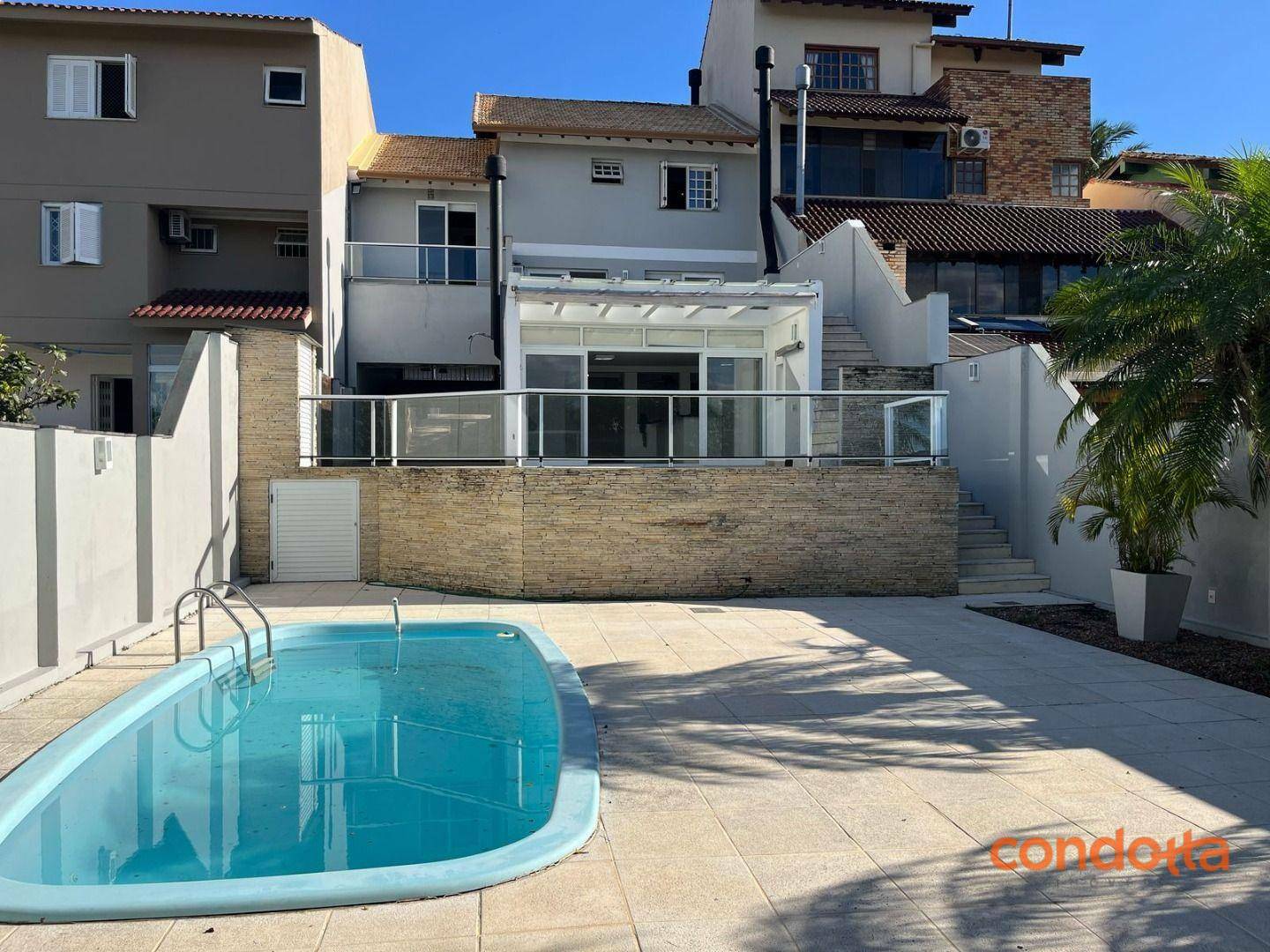 Casa para alugar com 4 quartos, 300m² - Foto 23