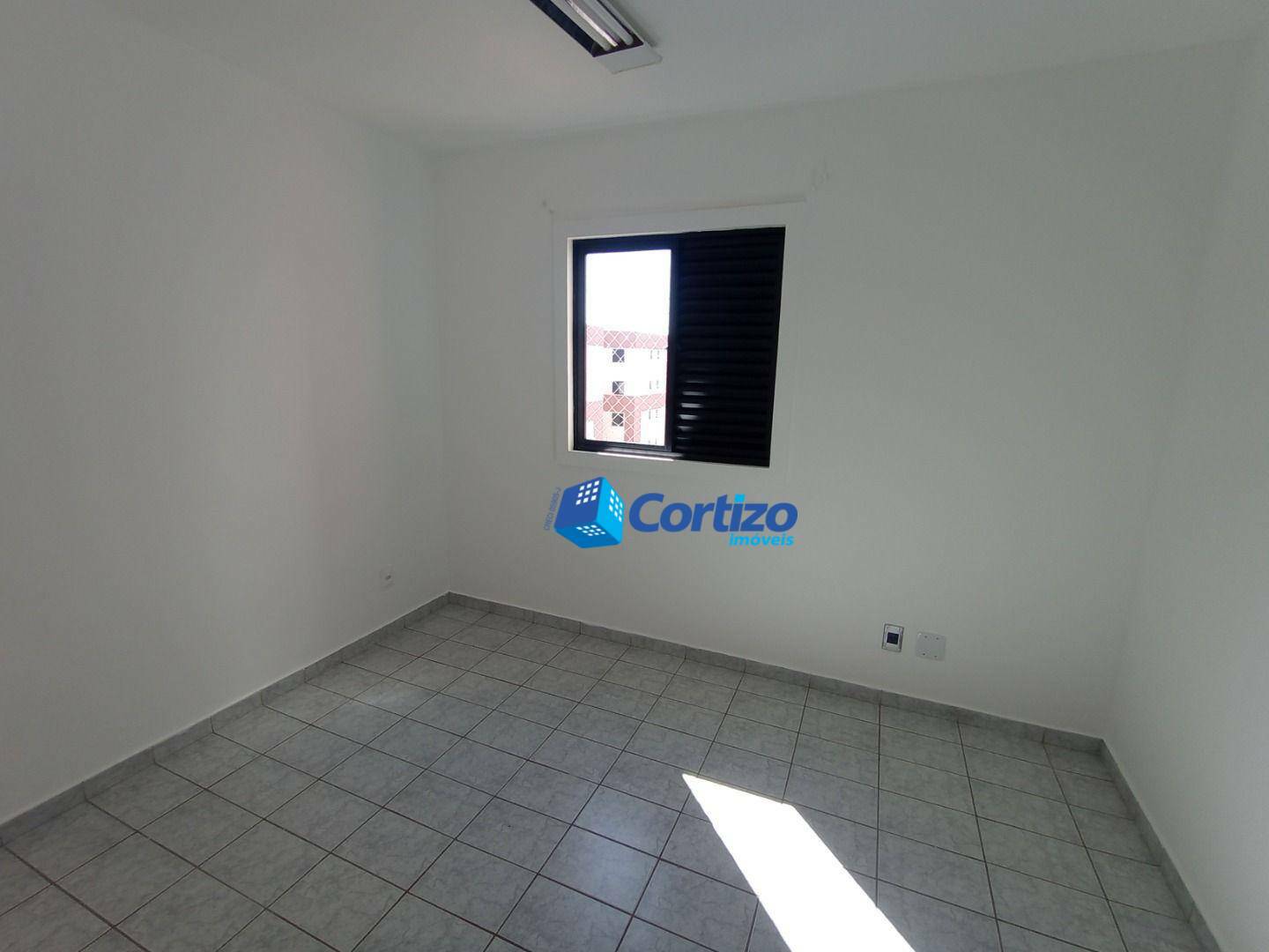 Apartamento para alugar com 3 quartos, 96m² - Foto 19