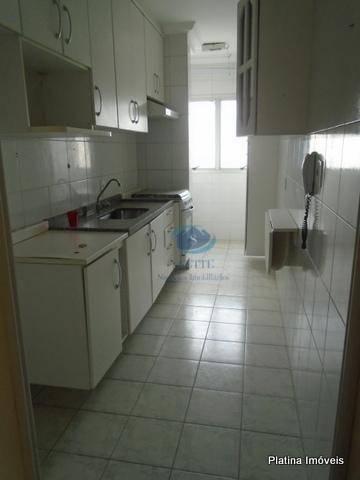 Apartamento à venda com 3 quartos, 75m² - Foto 2