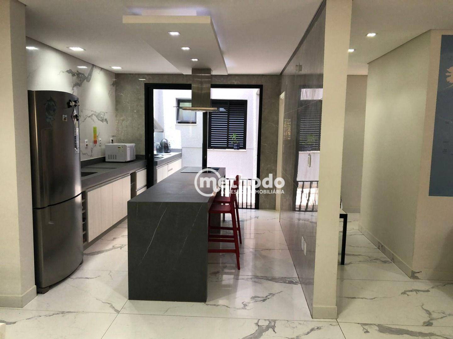 Casa à venda com 2 quartos, 180m² - Foto 1