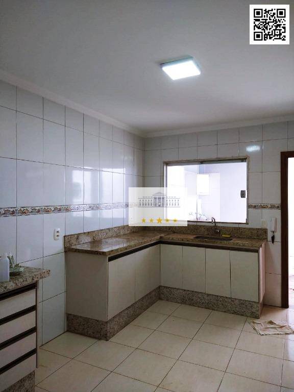 Casa à venda com 3 quartos, 166m² - Foto 11