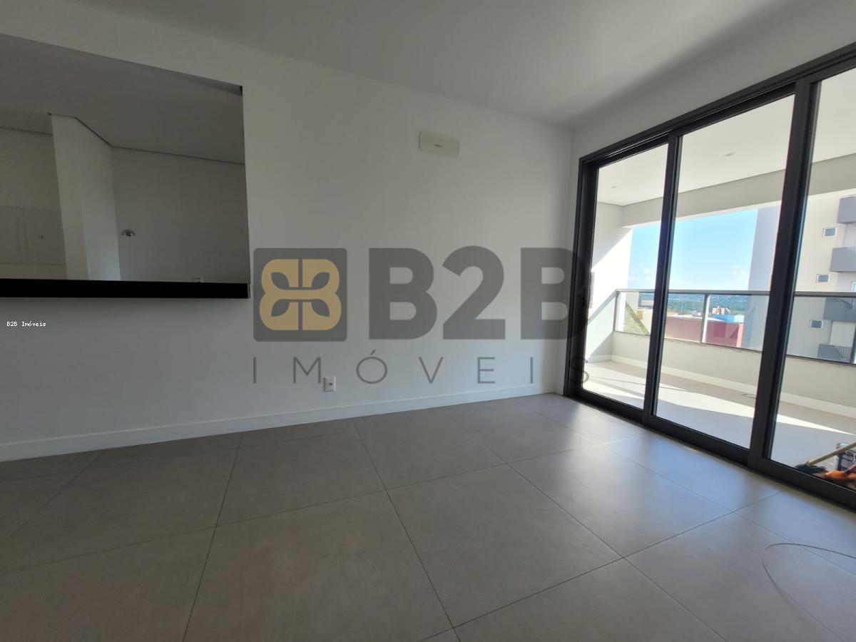 Apartamento à venda com 2 quartos, 77m² - Foto 2