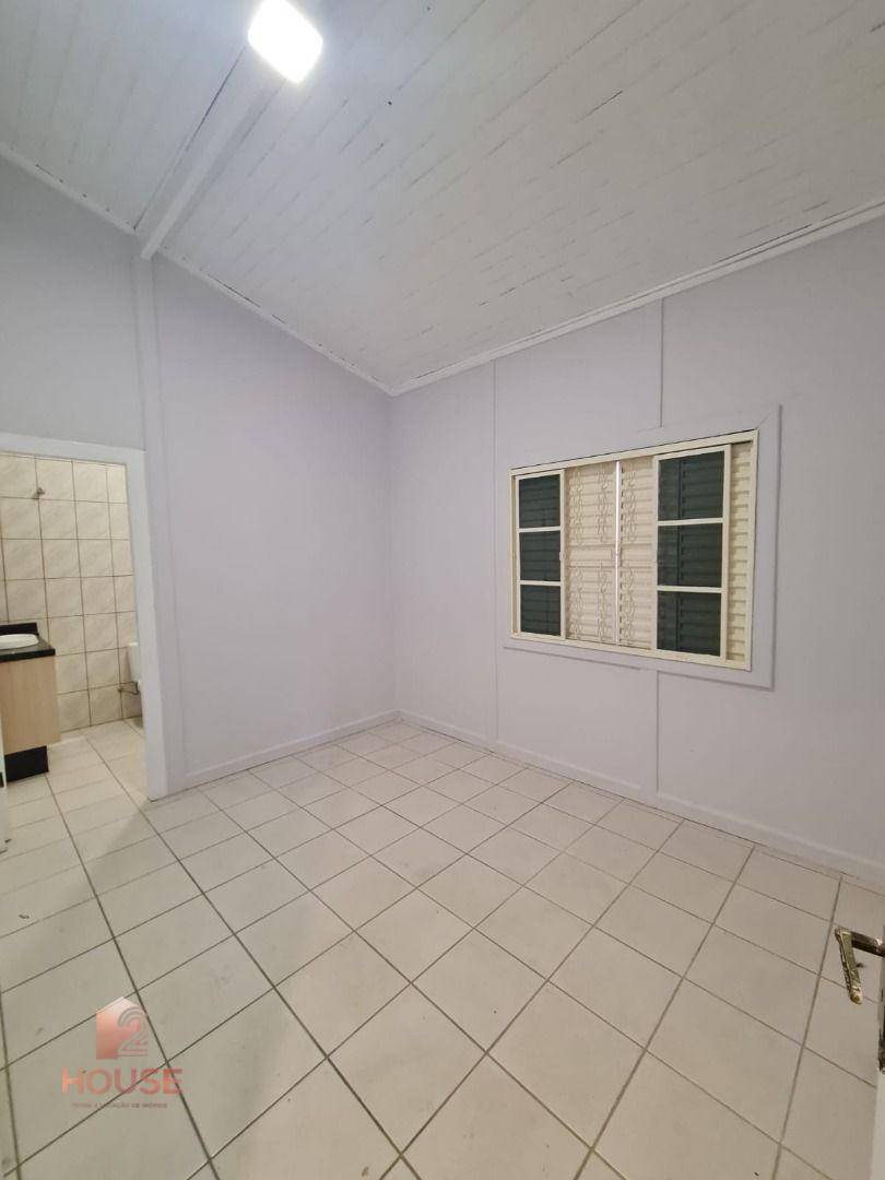 Casa à venda e aluguel com 3 quartos, 250m² - Foto 16