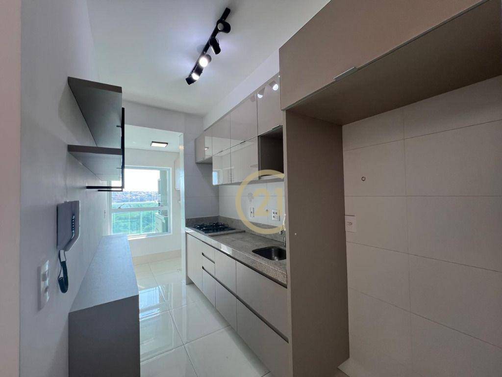 Apartamento à venda com 3 quartos, 84m² - Foto 2