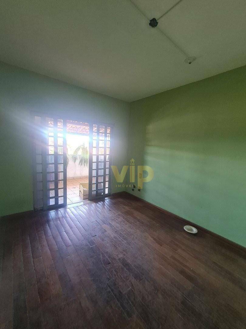 Casa à venda com 5 quartos, 600m² - Foto 17