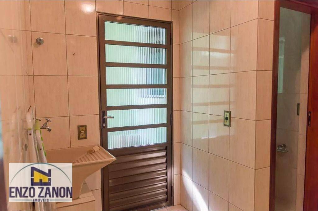 Sobrado à venda e aluguel com 3 quartos, 250m² - Foto 19