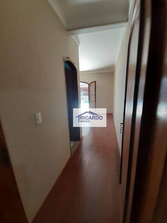 Sobrado à venda com 3 quartos, 300m² - Foto 45