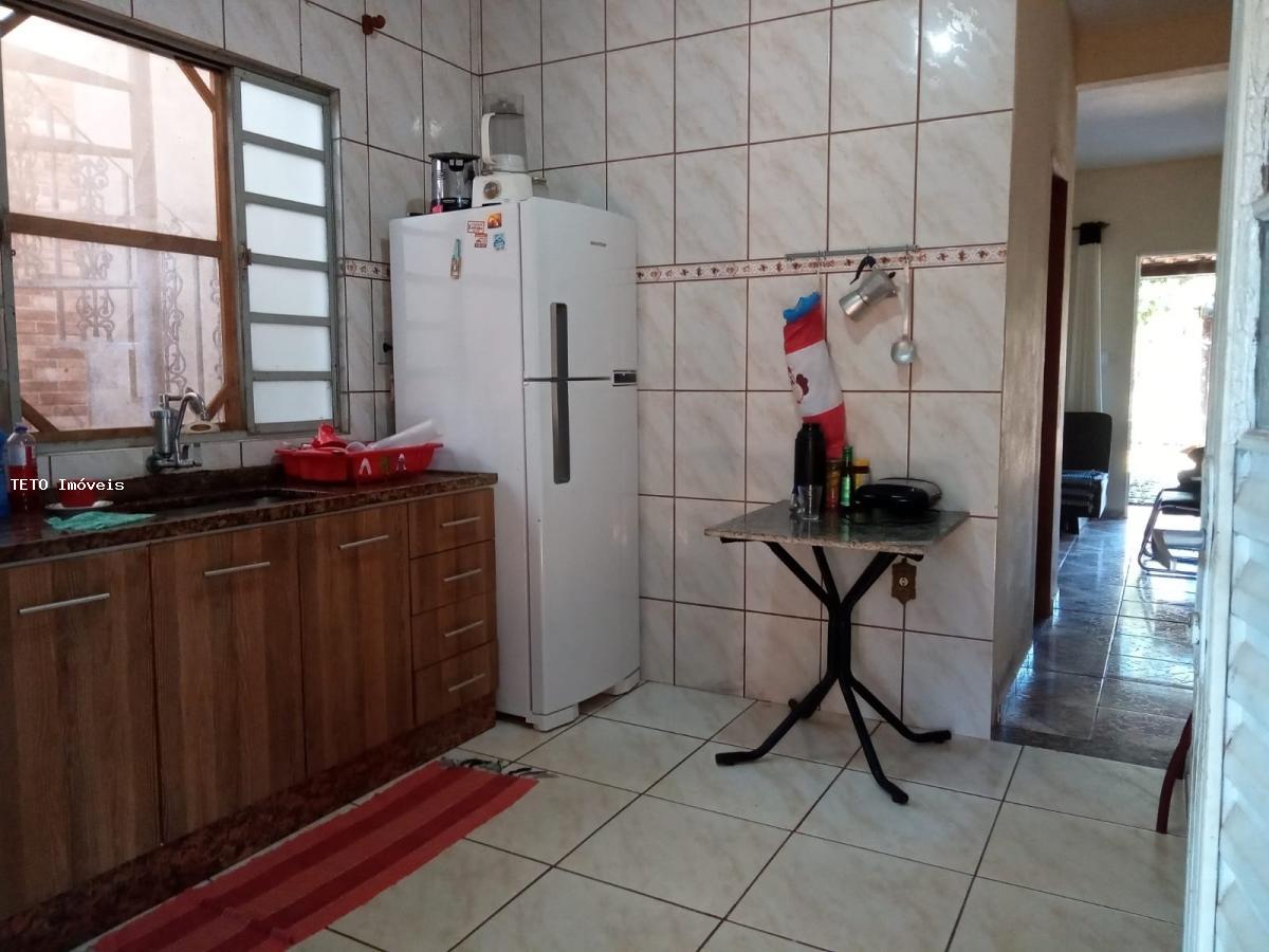 Casa à venda com 2 quartos, 600m² - Foto 12