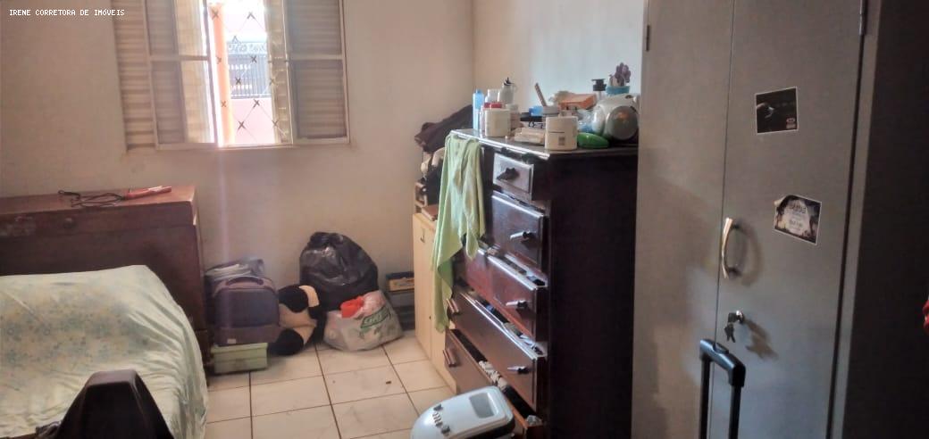 Casa à venda com 2 quartos, 200m² - Foto 6