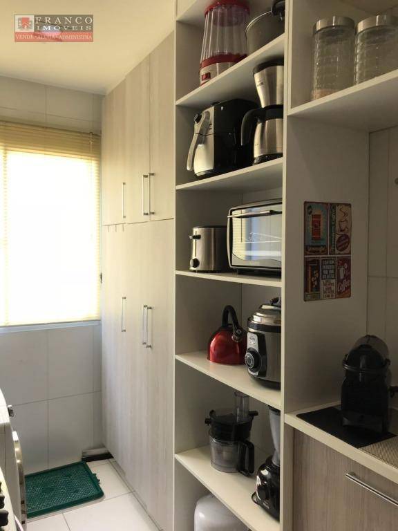 Apartamento à venda com 2 quartos, 61m² - Foto 15