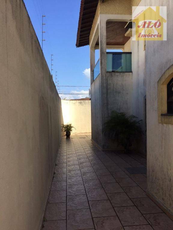 Casa à venda com 3 quartos, 326m² - Foto 28