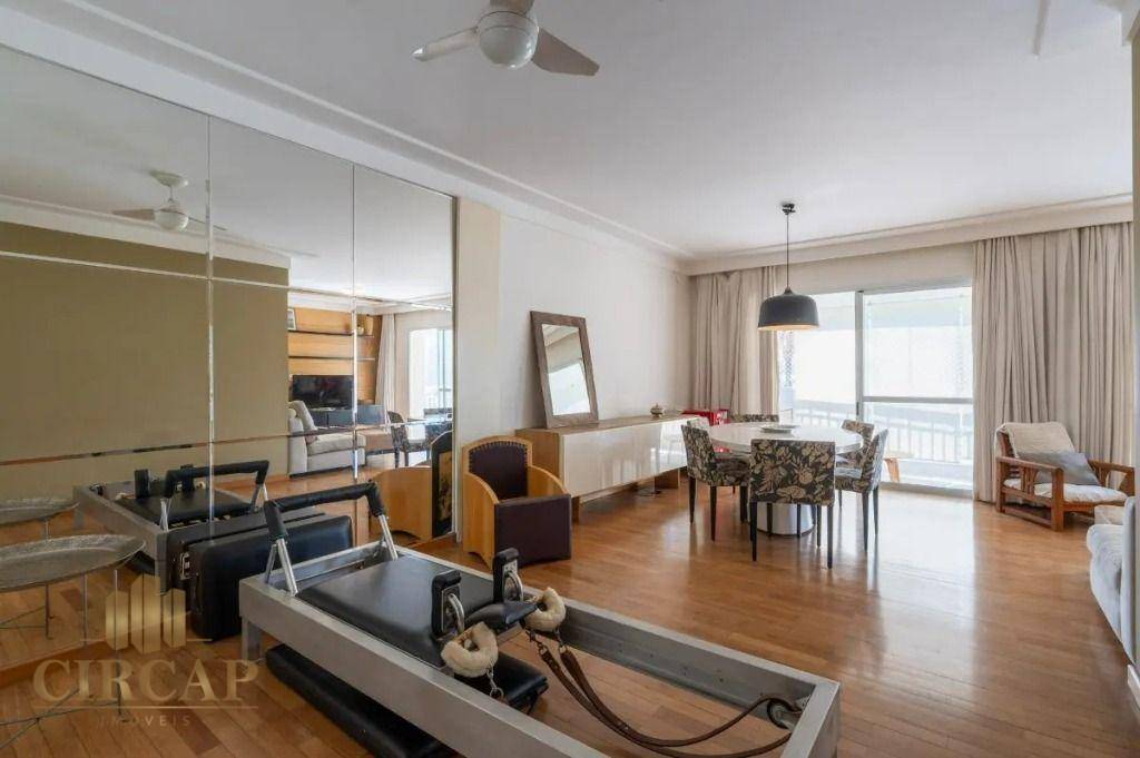 Apartamento à venda com 3 quartos, 143m² - Foto 2