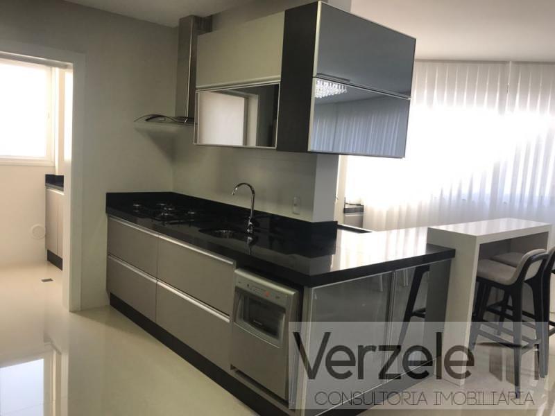 Apartamento à venda com 4 quartos, 150m² - Foto 7