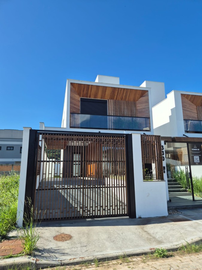 Casa à venda com 3 quartos, 175m² - Foto 1