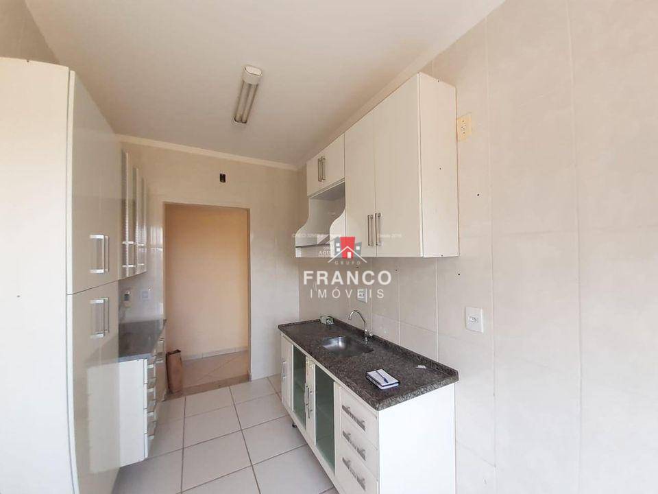 Apartamento para alugar com 2 quartos, 63m² - Foto 12