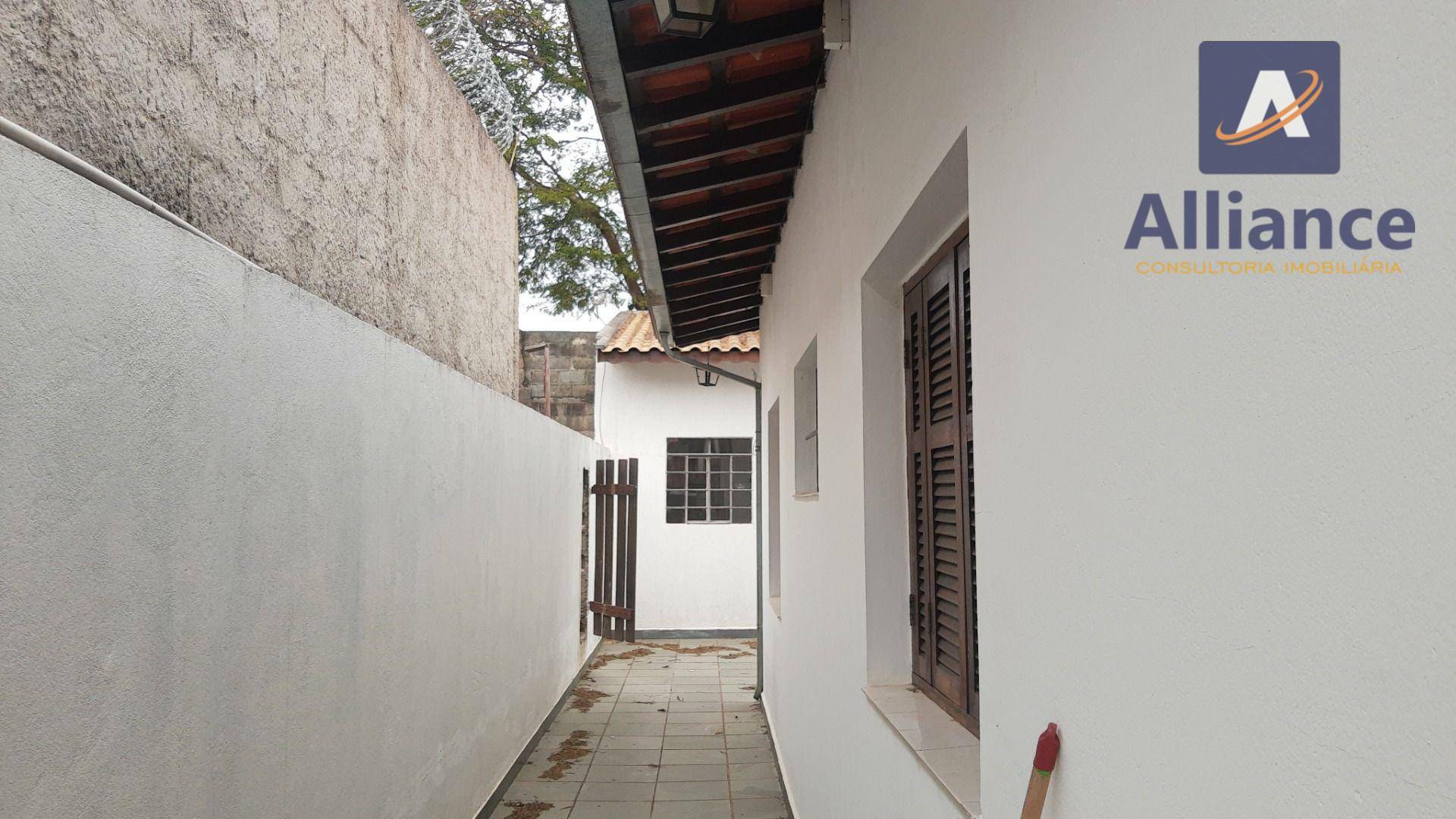 Casa para alugar com 4 quartos, 230m² - Foto 12