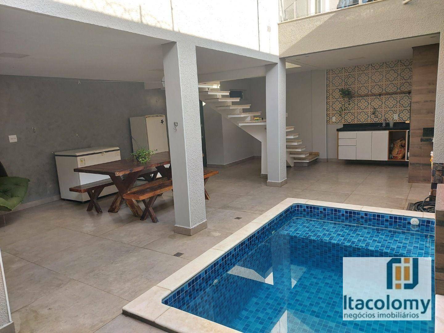 Casa de Condomínio à venda com 3 quartos, 150m² - Foto 2