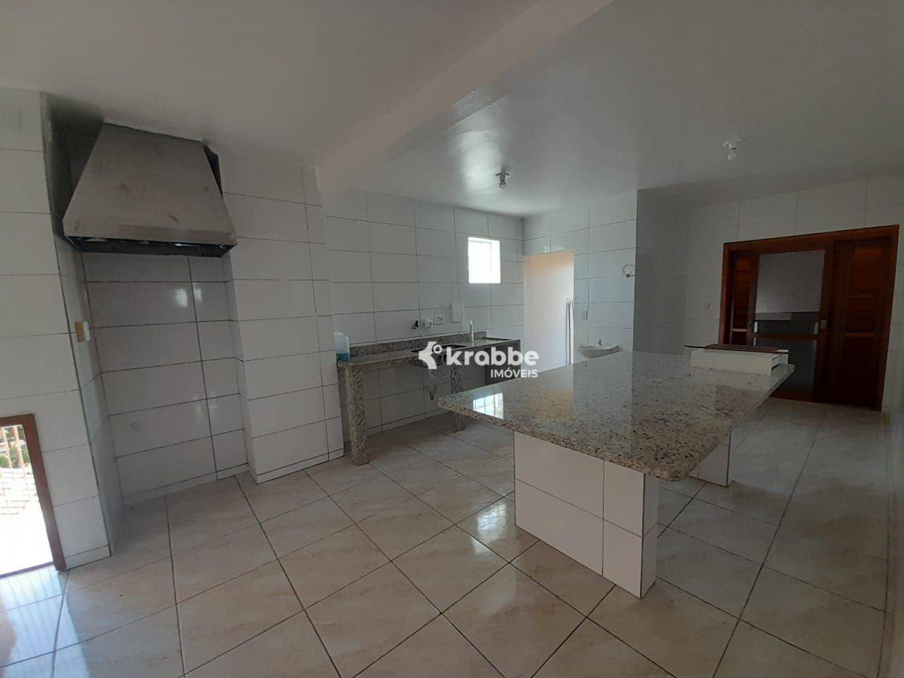 Casa para alugar com 3 quartos, 331m² - Foto 2