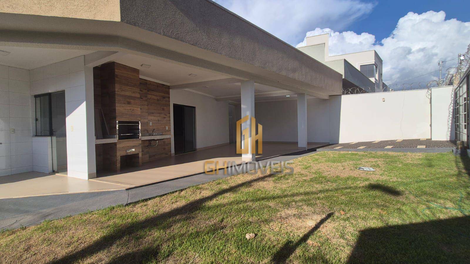 Casa à venda com 3 quartos, 135m² - Foto 1