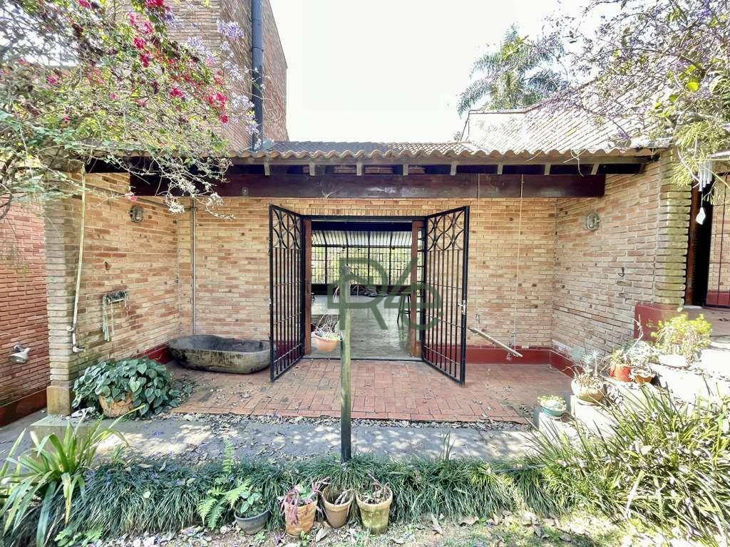 Casa de Condomínio à venda com 3 quartos, 450m² - Foto 4