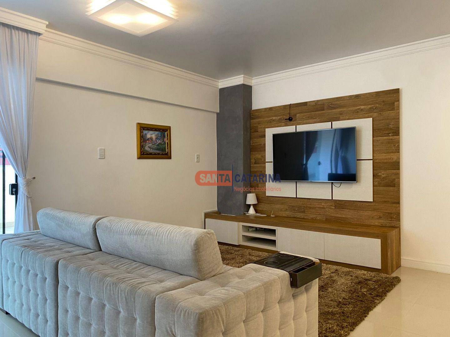 Apartamento para alugar com 3 quartos, 250m² - Foto 2