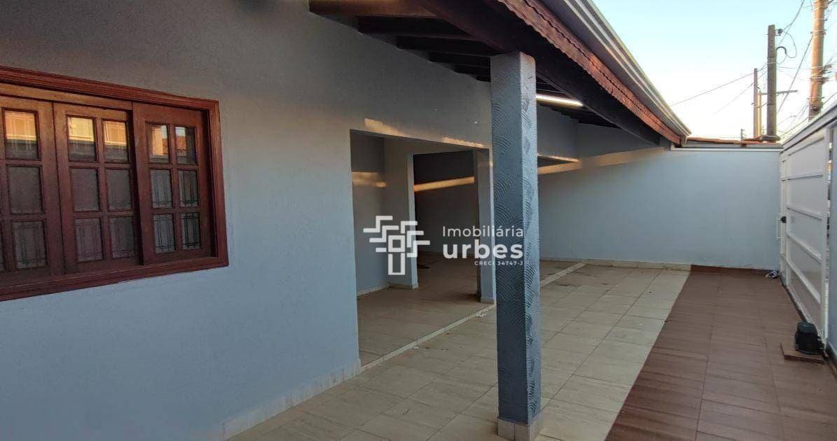 Casa à venda com 3 quartos, 162m² - Foto 2